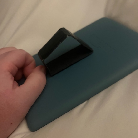 Kindle Paperwhite 10th Generation - Picture 4 of 4